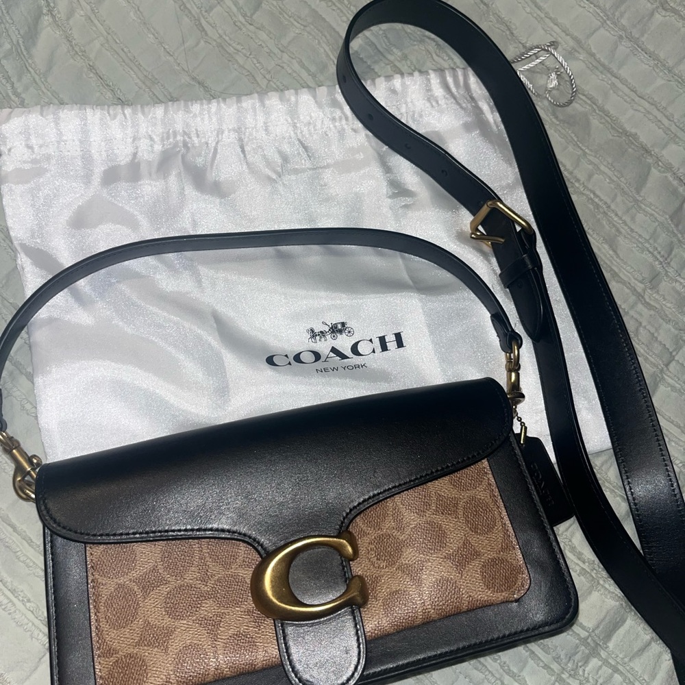 Coach tabby w shoulder strap
